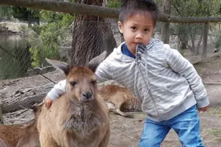 ANH VIỆT HỒ & BÉ MOORE - SÀI GÒN