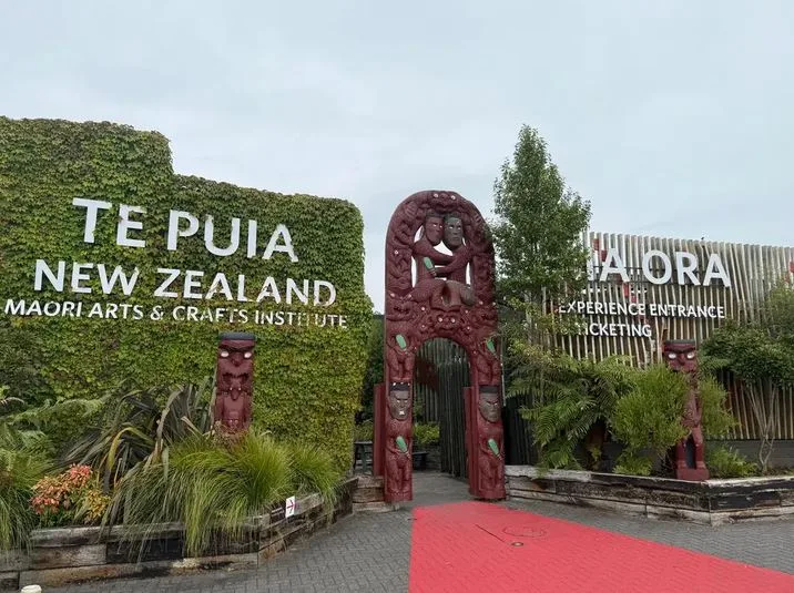 rotorua-trai-tim-van-hoa-maori-1788516929.webp (85 KB)